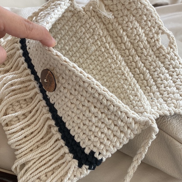 Boho knitted cross body beach bag - Picture 3 of 3